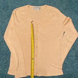 Gold colored silk short sleeved shirt witch matching cardigan.